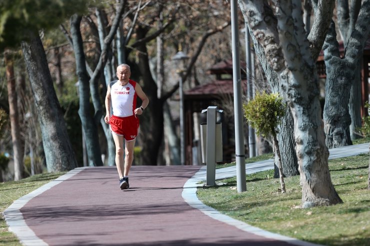 Sporla zinde kalan 76'lık "delikanlı", Dünya Şampiyonası'na hazırlanıyor