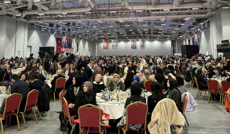 Yeniden Refah Partisi Genel Başkanı Erbakan, İstanbul'da iftar programında konuştu: