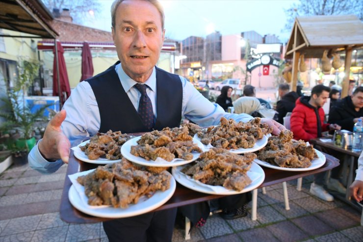 Edirne'nin coğrafi işaretli lezzeti "tava ciğeri" iftar sofralarını lezzetlendiriyor