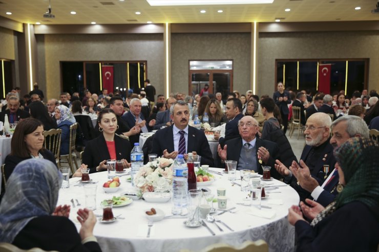 Edirne Valisi Yunus Sezer, şehit aileleri ve gazilerle iftarda buluştu