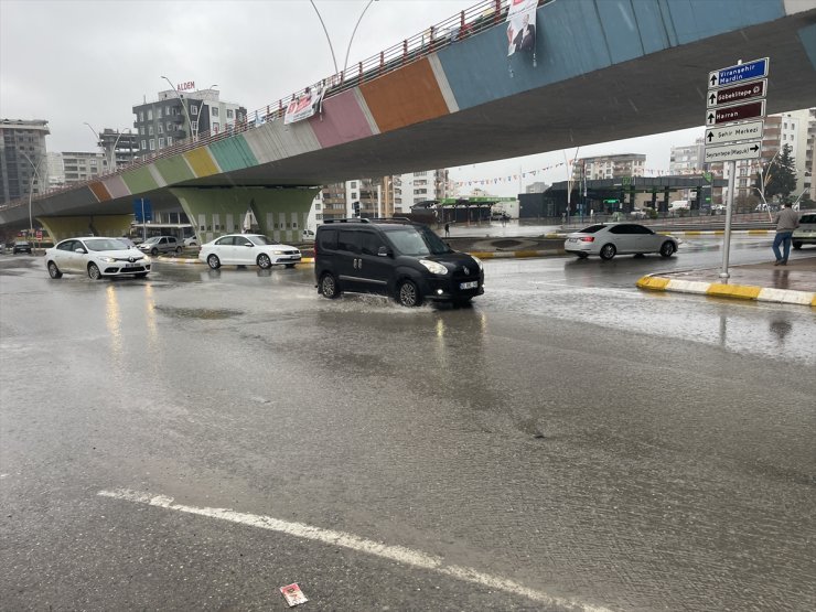 Şanlıurfa'da sağanak etkili oluyor