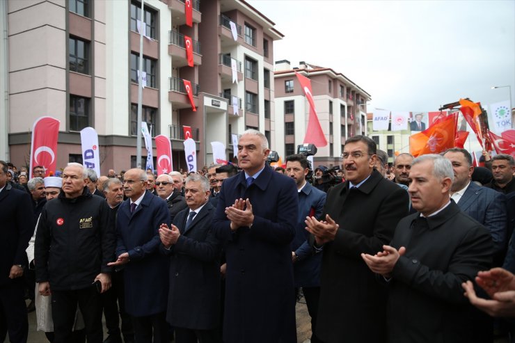 Bakan Ersoy, Malatya'da deprem konutlarının kura töreninde konuştu: