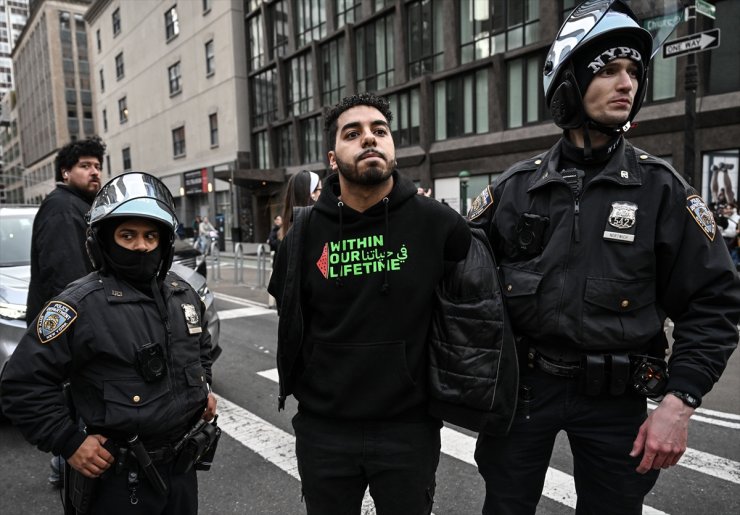 İsrail'in Gazze'deki Şifa Hastanesi'ne saldırısı New York'ta protesto edildi