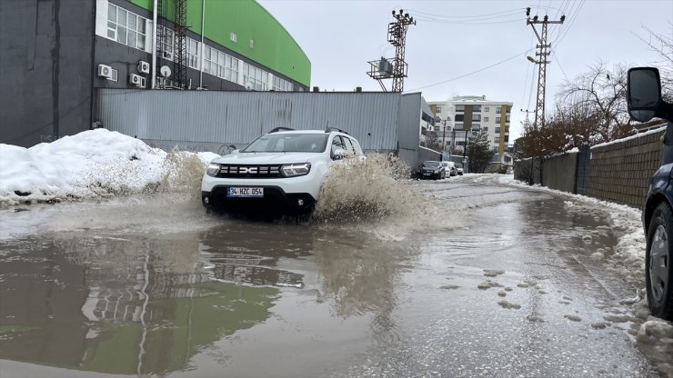 Van, Hakkari ve Bitlis'te 485 yerleşim birimine ulaşım sağlanamıyor