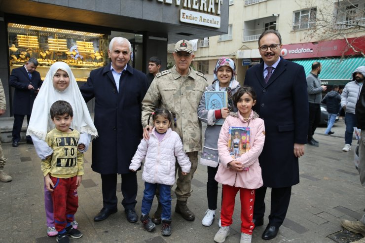 Jandarma Genel Komutanı Orgeneral Çetin, Siirt'te ziyaretlerde bulundu