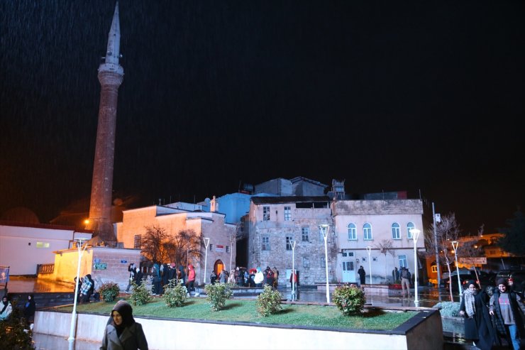 Siirt'teki "ışık hadisesi"ne yağmurlu hava engeli