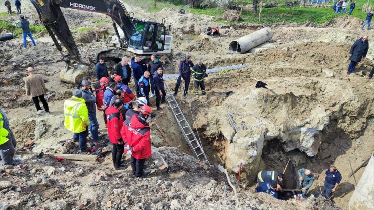 GÜNCELLEME - Tekirdağ'da şantiyede toprak altında kalan 2 işçi öldü