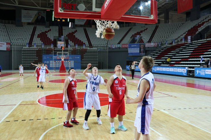 Down Sendromlu Milli Basketbol Takımı, Trisome Oyunları'nda Finlandiya'yı farklı yendi