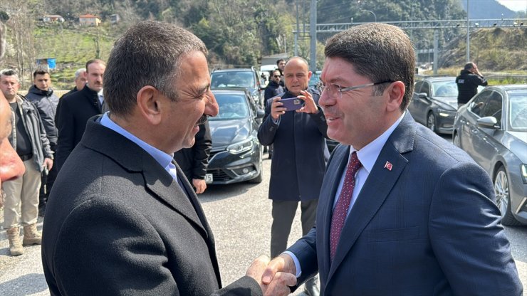 Adalet Bakanı Tunç, Zonguldak'ta ziyaretlerde bulundu: