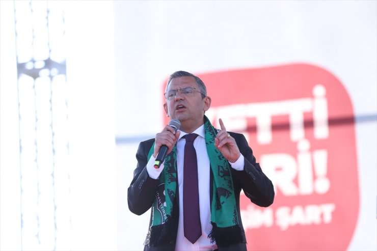 CHP Genel Başkanı Özel, Denizli'de halk buluşmasına katıldı: