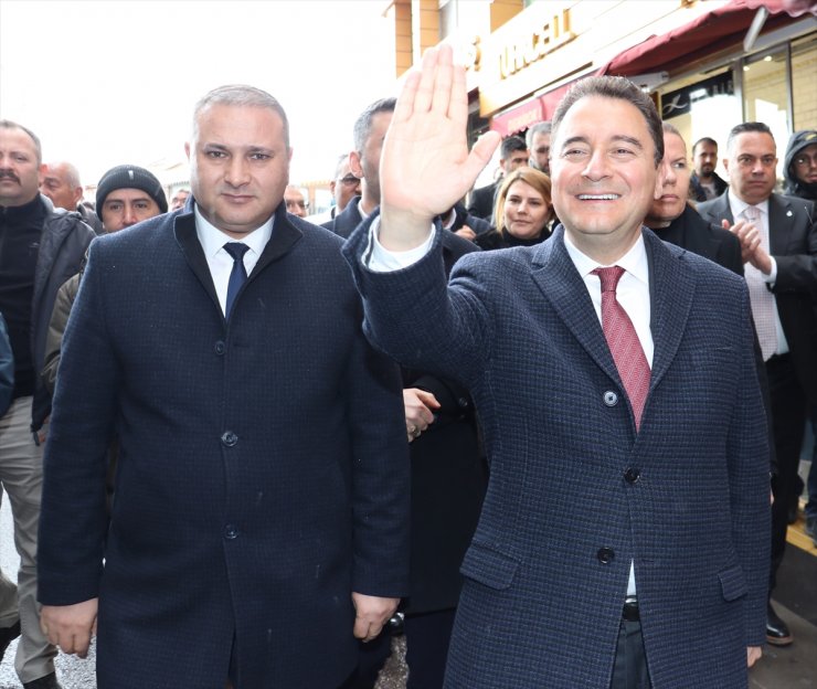 DEVA Partisi Genel Başkanı Babacan, seçim çalışmalarını Sivas'ta sürdürdü