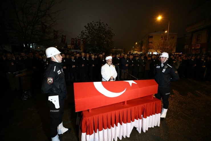 Şişli'deki trafik kazasında şehit olan polis memuru Furkan Bor, Bingöl'de son yolculuğuna uğurlandı