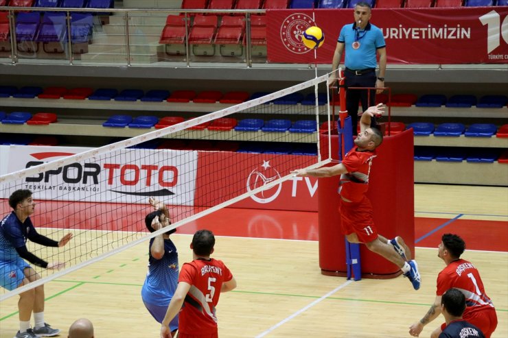 İşitme Engelliler Türkiye Voleybol Şampiyonası Karabük'te başladı
