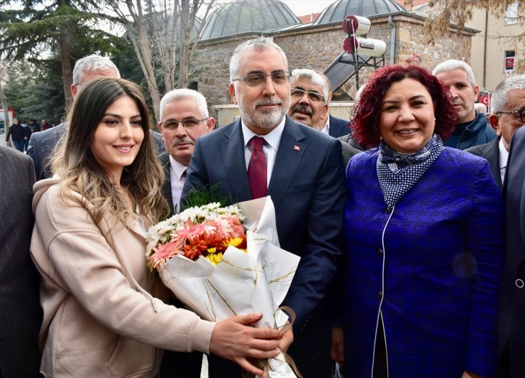 Bakan Işıkhan'dan emeklilere özel indirim ve kampanya açıklaması: