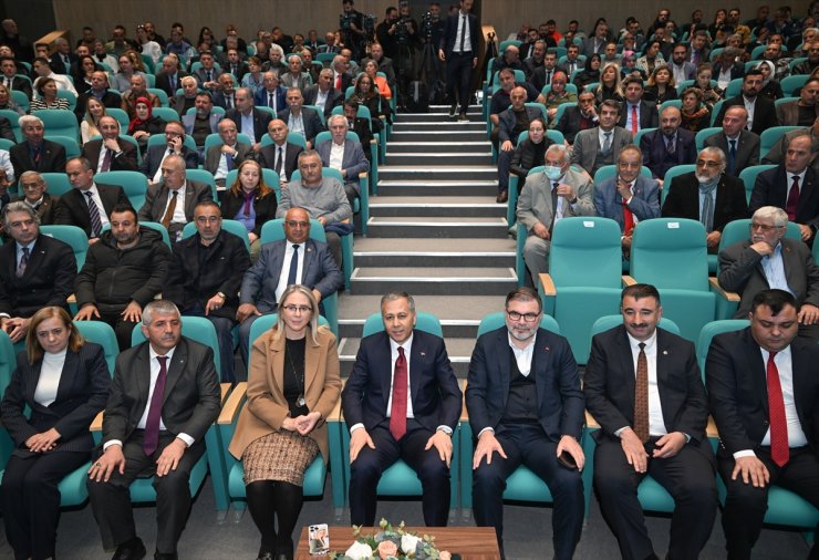 İçişleri Bakanı Yerlikaya, "Türkiye'nin Huzuru İzmir'in Huzuru" programında konuştu