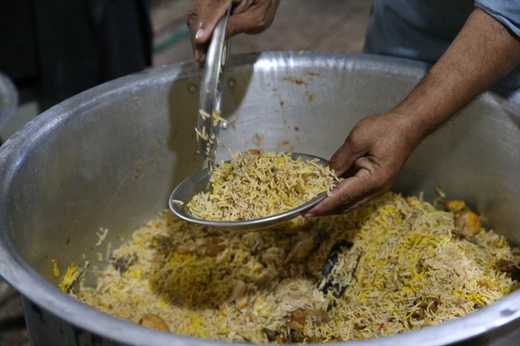 Türk Kızılay, Pakistan'da 200 yetim çocuğa iftar verdi