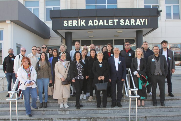 Antalya'da çocuğun köpeklerden kaçarken ölmesiyle ilgili davanın duruşması yapıldı