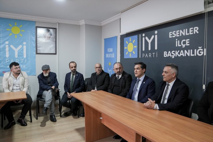 İYİ Parti İBB Başkan adayı Kavuncu, seçim çalışmalarını Esenler ve Kadıköy'de sürdürdü