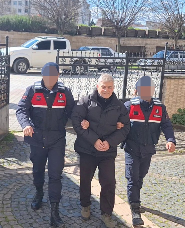 Samsun'da evinde 5,5 kilogram esrar bulunan zanlı gözaltına alındı