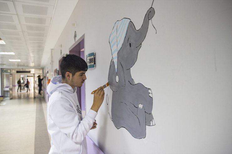 Tunceli'de hastane duvarları lise öğrencilerinin tuvali oldu