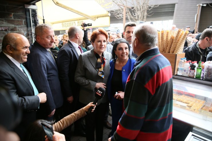 İYİ Parti Genel Başkanı Akşener, Eskişehir'de esnafı ziyaret etti