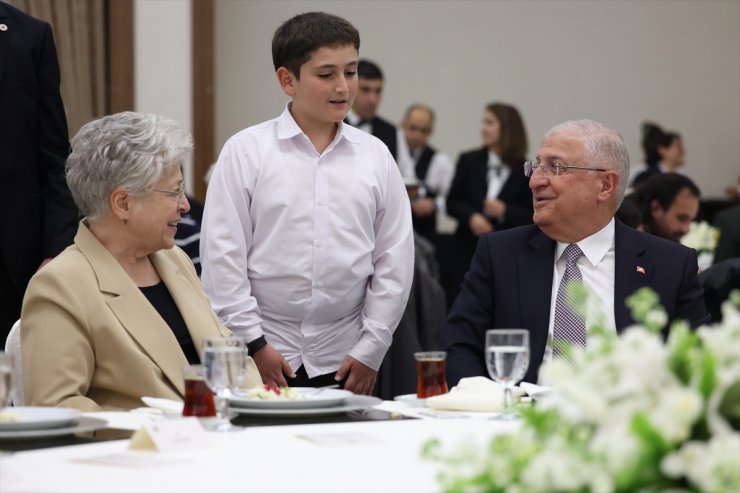 Milli Savunma Bakanı Güler, şehit aileleri ve gazilerle iftarda bir araya geldi: