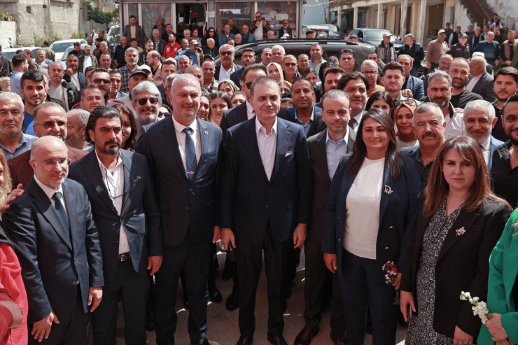 AK Parti Sözcüsü Ömer Çelik, Adana'nın ilçelerinde partililerle buluştu: