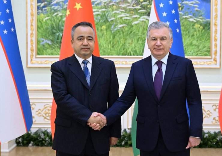 Özbekistan Cumhurbaşkanı Mirziyoyev, Çin'in Sincan Uygur Özerk Bölgesi Valisini kabul etti