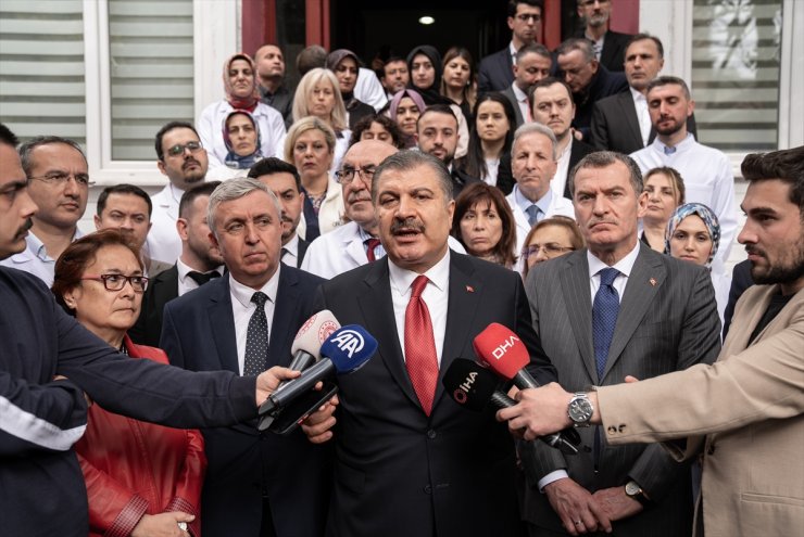 Sağlık Bakanı Koca, Zeytinburnu'nda temaslarda bulundu: