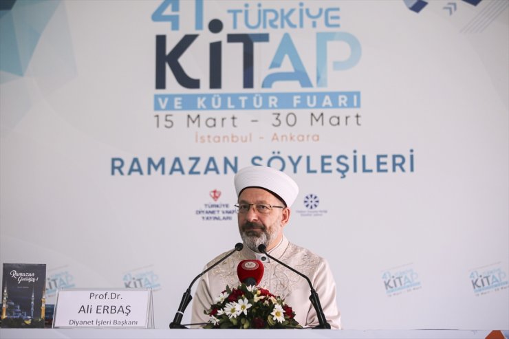 Diyanet İşleri Başkanı Erbaş, 41. Türkiye Kitap ve Kültür Fuarı'nı ziyaret etti: