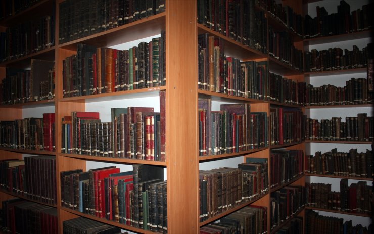 Zeytinoğlu Halk Kütüphanesindeki 1294 el yazması eser dijital ortama aktarıldı