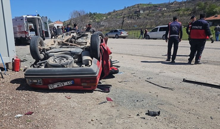 Adıyaman'da iki otomobilin çarpıştığı kazada 1 kişi öldü, 6 kişi yaralandı