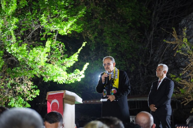 Bakan Özhaseki, Dalaman'da vatandaşlarla bir araya geldi: