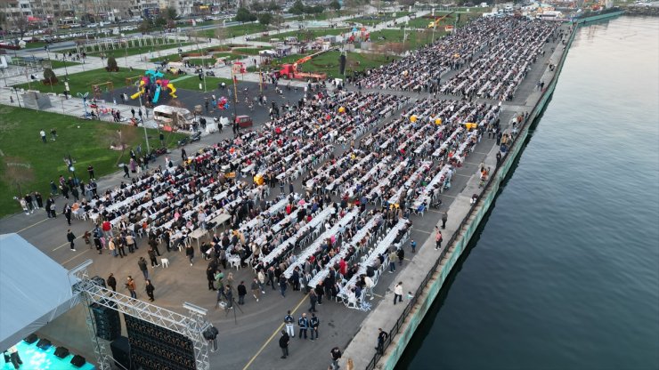 Tekirdağ'da 10 bin kişi birlikte iftar yaptı