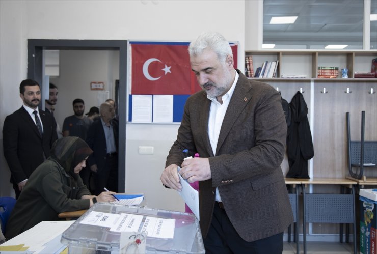 AK Parti İstanbul İl Başkanı Osman Nuri Kabaktepe oyunu kullandı