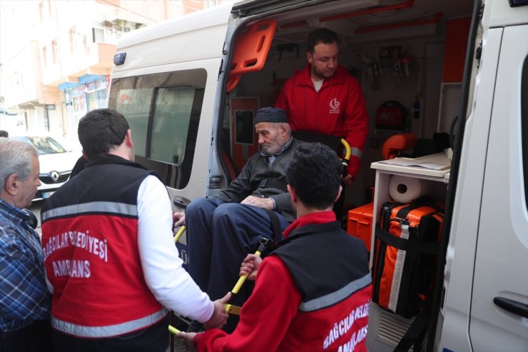 İstanbul'da hasta ve engelli seçmenler özel araçlarla sandıklara götürülüyor