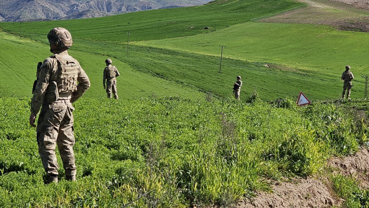 Siirt'te muhtarlık seçimi nedeniyle çıkan silahlı kavgada, 1 kişi öldü, 4 kişi yaralandı