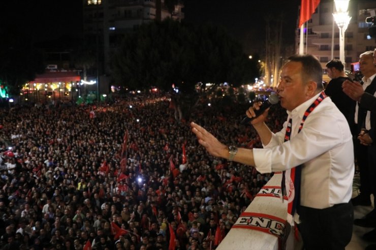 Antalya Büyükşehir Belediye Başkanı Muhittin Böcek, vatandaşlara hitap etti: