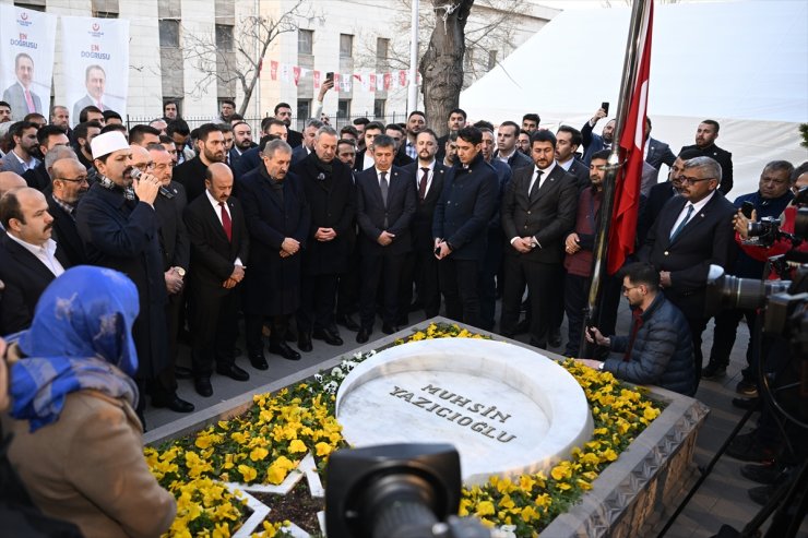 Destici, BBP Kurucu Genel Başkanı Yazıcıoğlu'nun kabrini ziyaret etti