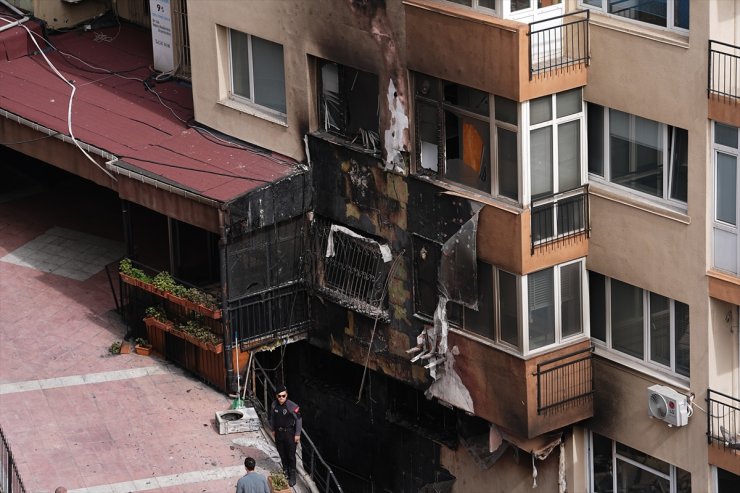 İstanbul Valisi Gül, Beşiktaş'taki yangına ilişkin olay yerinde inceleme yaptı