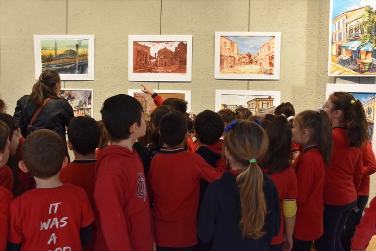 Trabzon'da 21 ülkeden çocuk ve gençlerin yaptığı resimlerin yer aldığı sergi açıldı