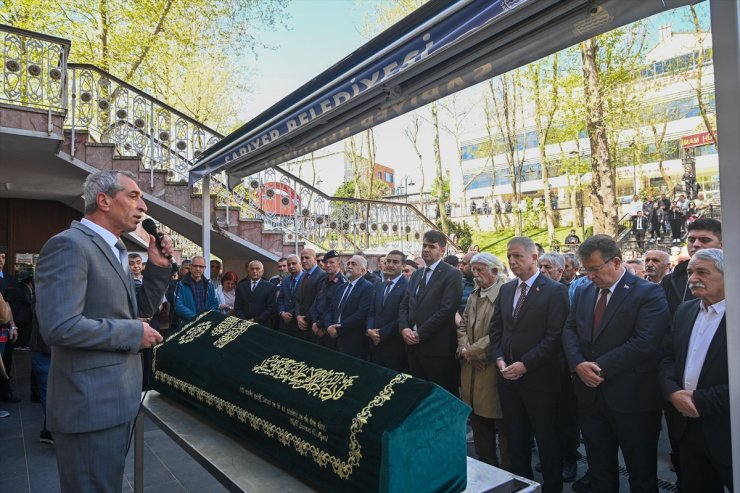 Beşiktaş'taki gece kulübü yangınında ölen Şivan Dolu'nun cenazesi Sarıyer'de toprağa verildi