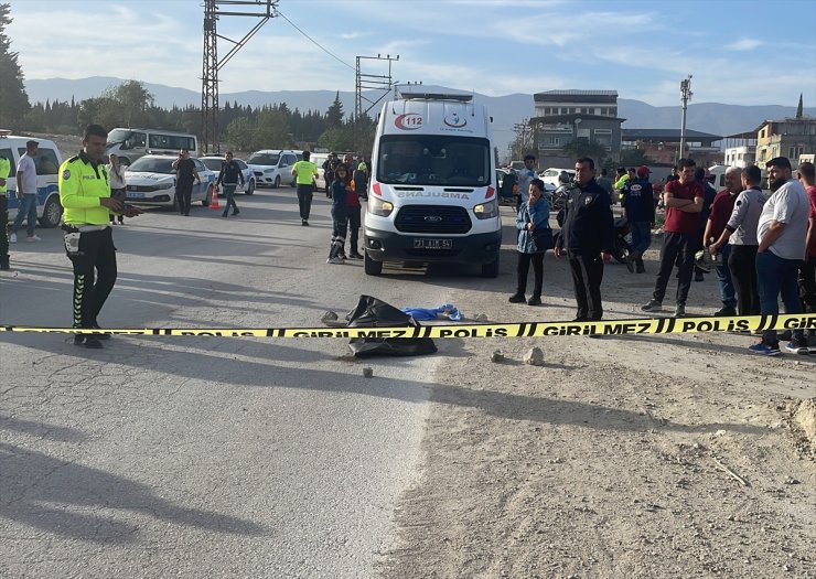 Hatay'da kamyon ile motosikletin çarpıştığı kazada 1 kişi öldü