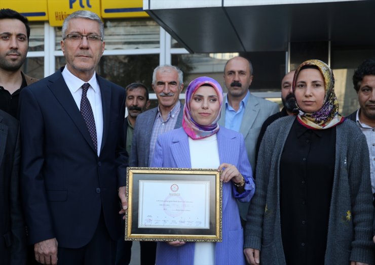Muş Belediye Başkanı Söylemez, mazbatasını aldı