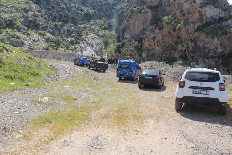 Manisa Spil Dağı'nda erkek cesedi bulundu