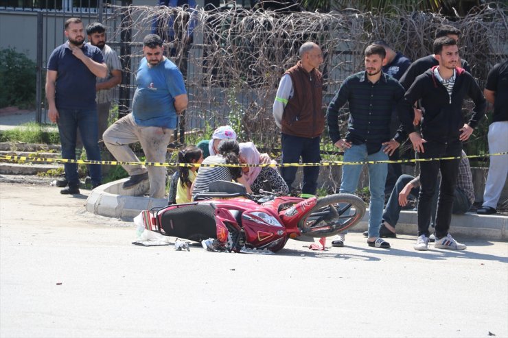 Adana'da otomobille çarpışan motosikletteki 1 kişi öldü, 1 kişi yaralandı