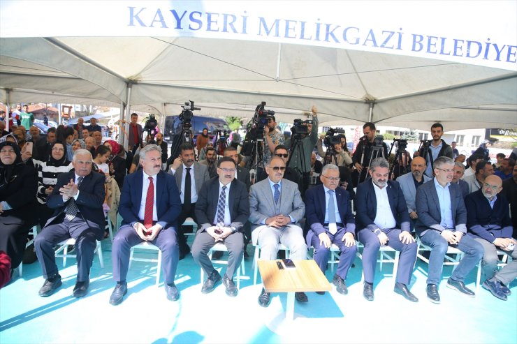 Bakan Özhaseki, Kayseri'de Aile Sağlığı Merkezi açılışında konuştu: