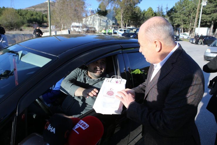 Çorum Valisi Dağlı, bayram nedeniyle yapılan trafik denetimine katıldı