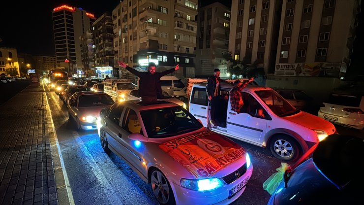 Şanlıurfa'da Galatasaray taraftarları kutlama yaptı
