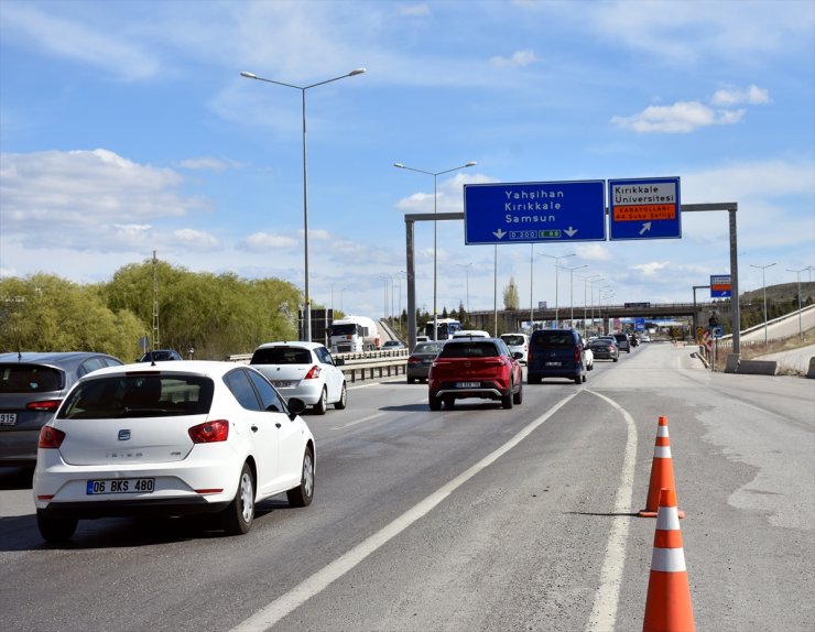 "Kilit kavşak" Kırıkkale'de bayram öncesi trafik yoğunluğu yaşanıyor